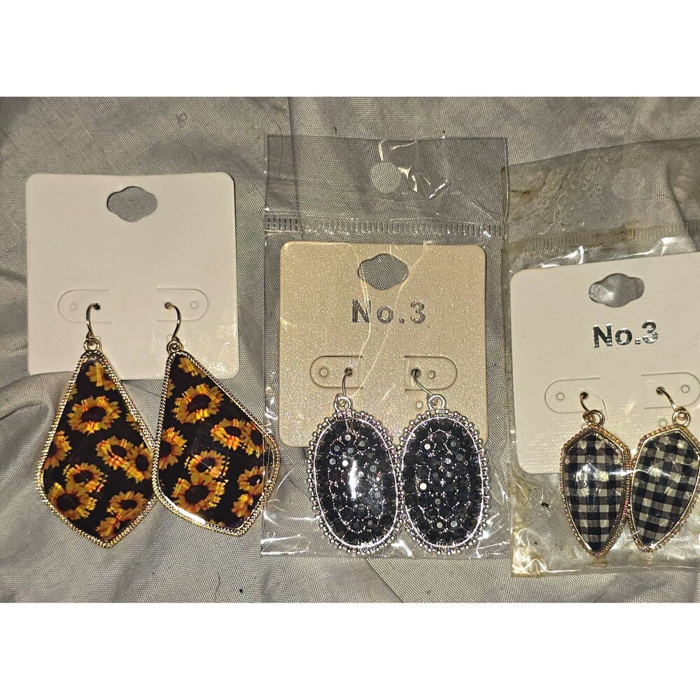 No.3 Lot of 3 Dangle/Drop Hook Earrings Teardrop & Oval Floral Multicolor